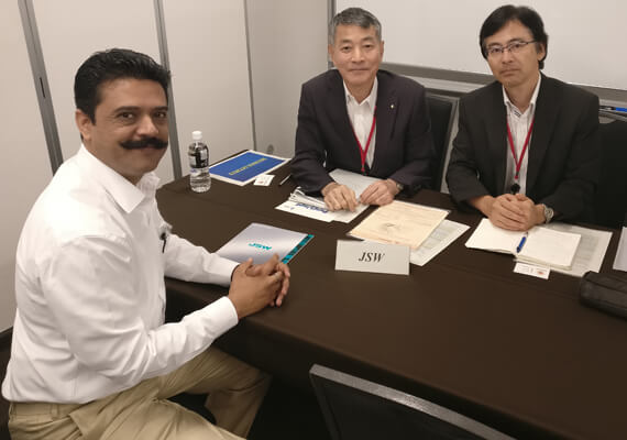 DHAVAL RAVAL社長と株式会社日本製鋼所の代表者と商談 (2017年9月)